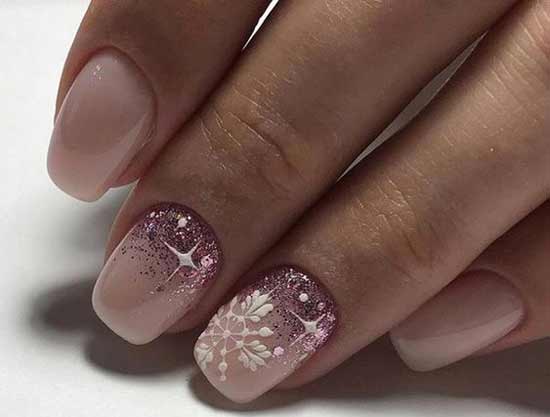 Paillettes + manucure nude