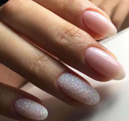 Discreet manicure for the New Year