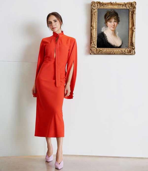 Victoria Beckham a trouvé la couleur de chaussure parfaite pour une robe rouge