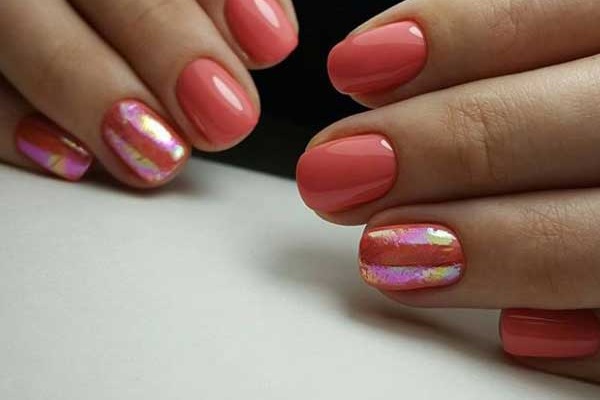 Coral manicure for spring