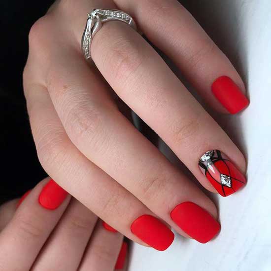 Red manicure for spring 2019