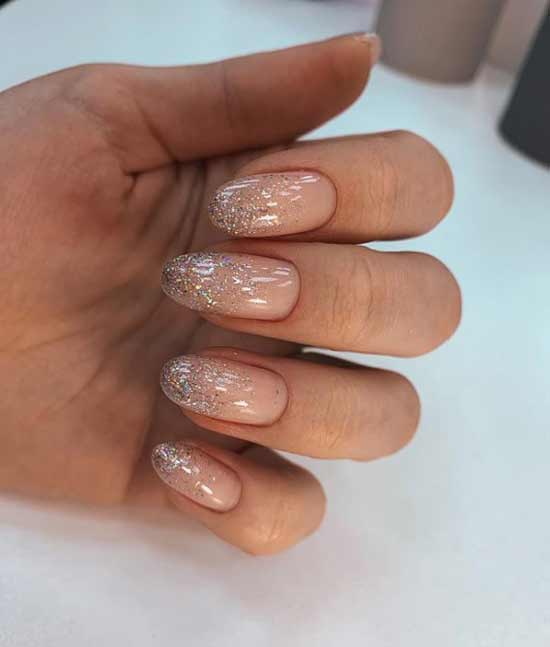 Nude glitter manicure winter