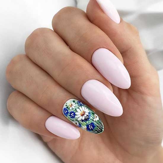 Chamomile print on nails