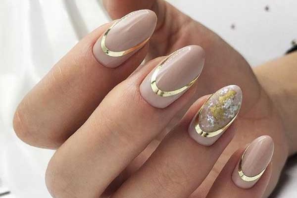 Fashionable prints in manicure 2019