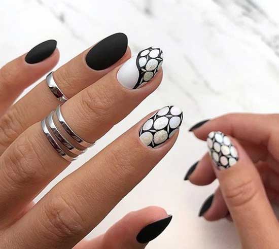 Abstraction en noir et blanc sur les ongles