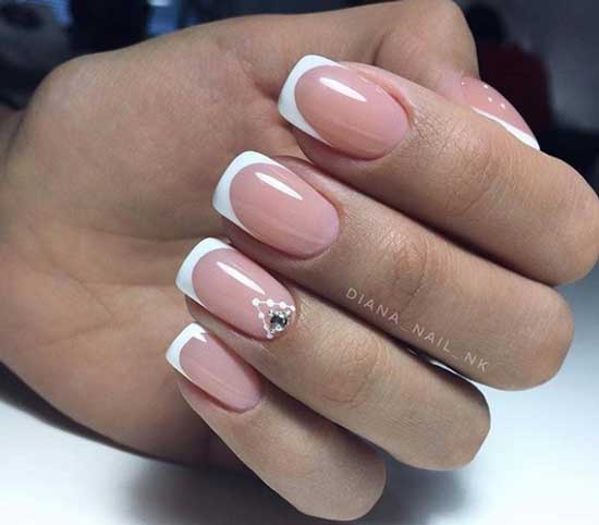 Conception d'ongles avec des points