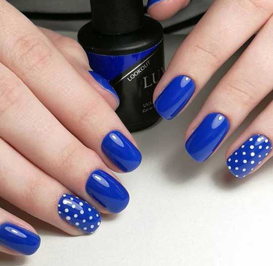 Manicure with dots photo