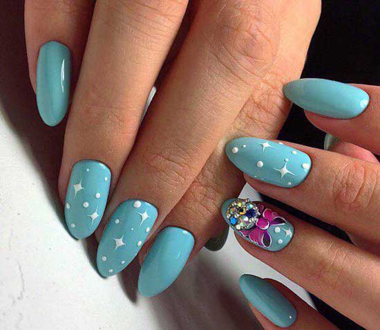 Bright manicure with dots