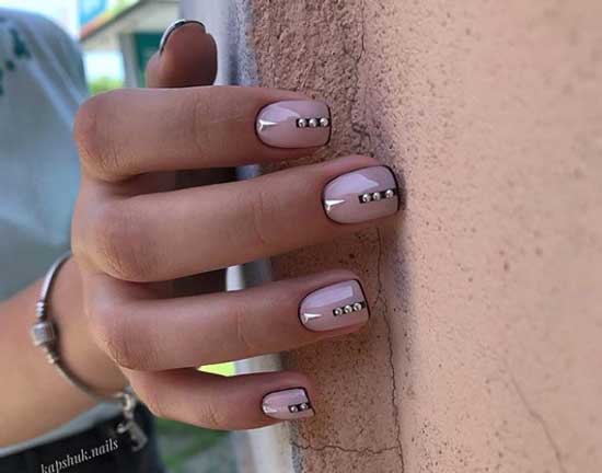 Les designs d'ongles les plus en vogue pour les ongles courts 2019-2020: photo rub