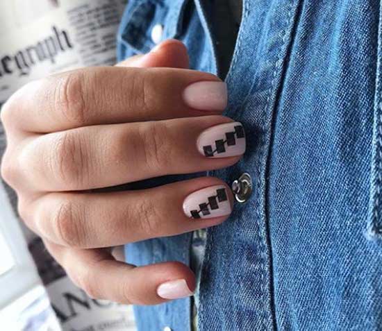 Les designs d'ongles les plus en vogue pour les ongles courts 2019-2020: le minimalisme photo