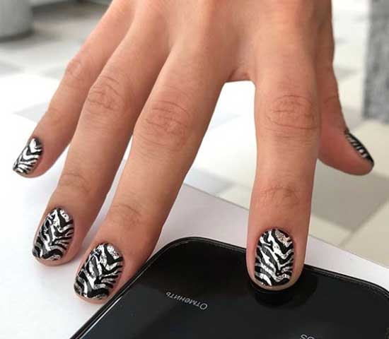 Manicure with print for short nails 2020