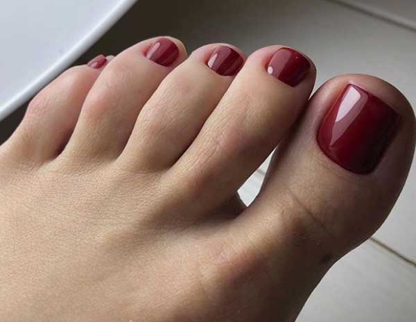 Red pedicure 2019