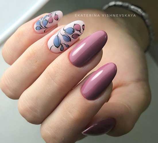 Manicure with berries on March 8