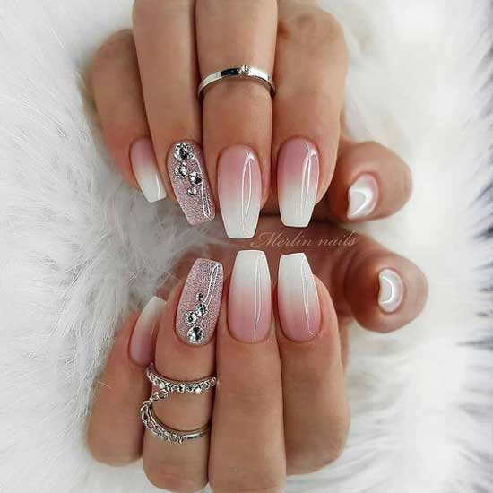 Manicure for March 8 gentle ideas