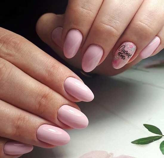 Inscriptions in manicure