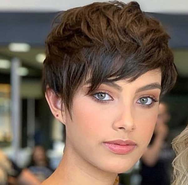 Short haircut with bangs