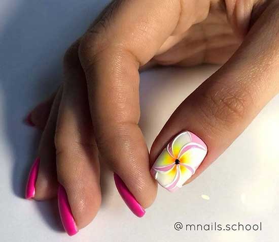 Flowers in manicure 2019