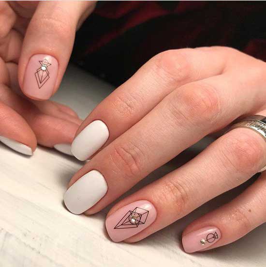 Minimalism in nail design