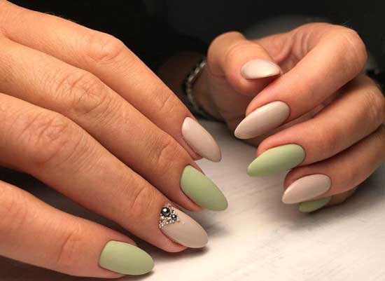 Matte sharp nails design