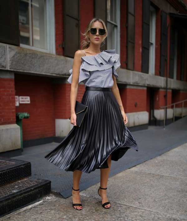 How to wear a pleated skirt