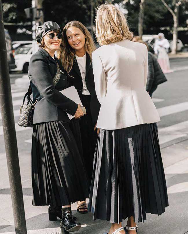 Streetwear with a pleated skirt