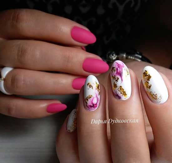 Fuchsia manicure