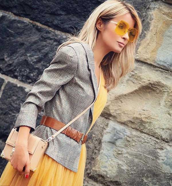 Fashionable gray blazer