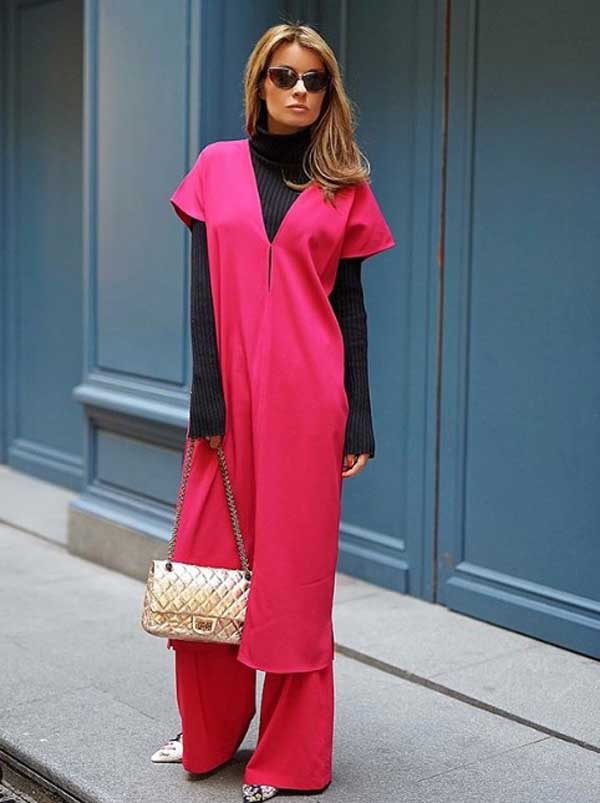 Robe de mode rouge avec pull