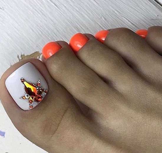 Bright pedicure on vacation