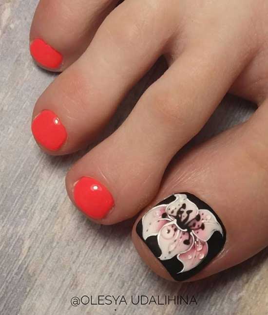 Summer pedicure with print