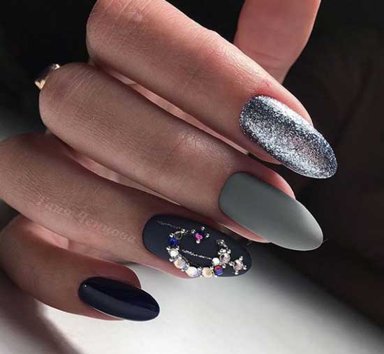 Gray manicure and rhinestones