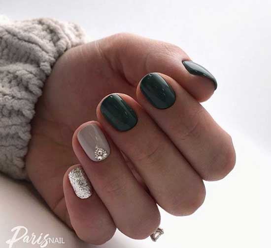 Strass sur ongles courts