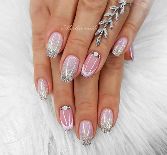 Manicure sparkles and rhinestones