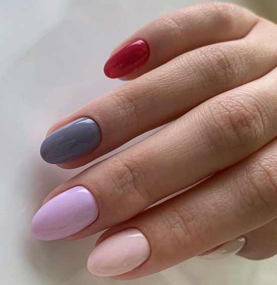 Manucure multicolore rose-gris