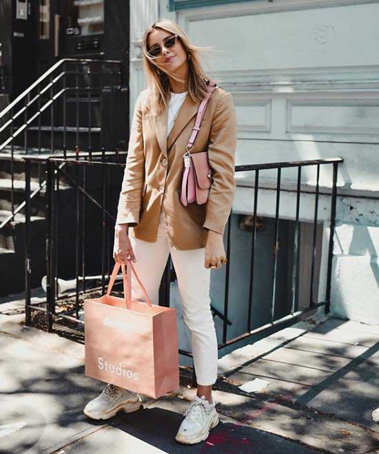 Looks femme avec des baskets blanches