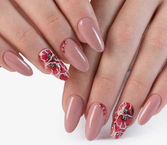 Floristry and beige manicure