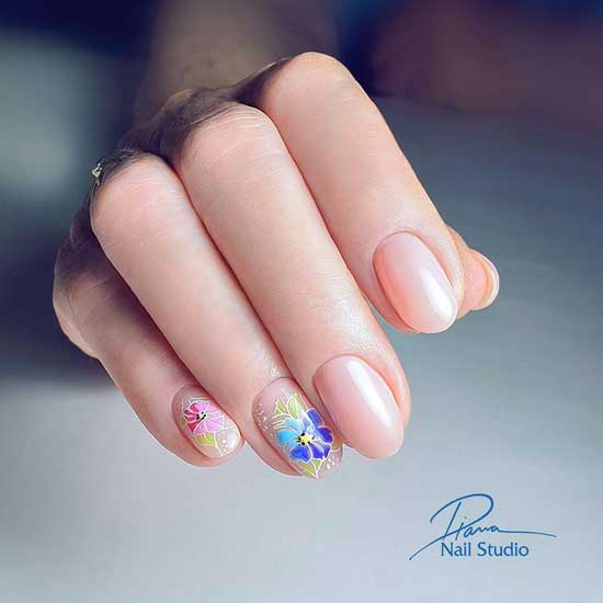 Floral wedding manicure