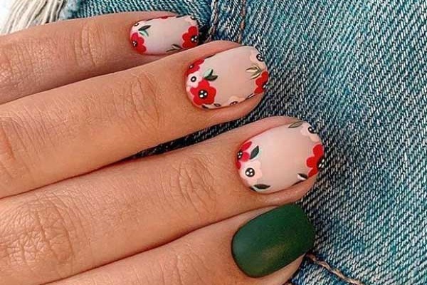 Pink manicure with trendy print