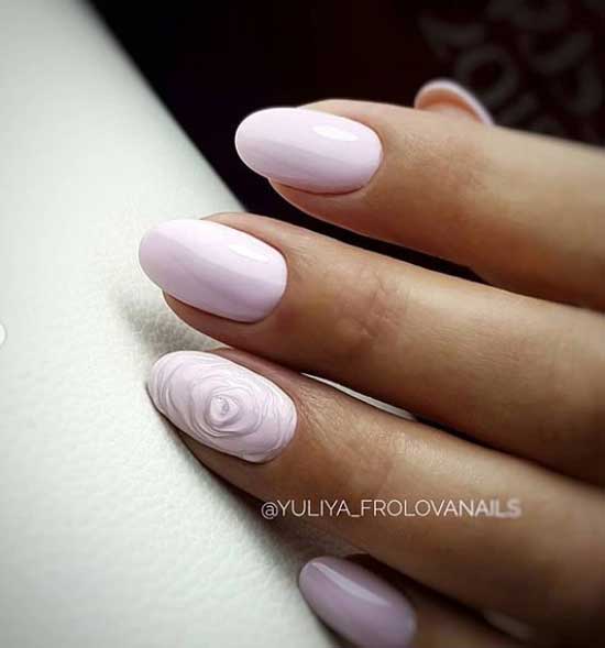 Delicate manicure with a pattern