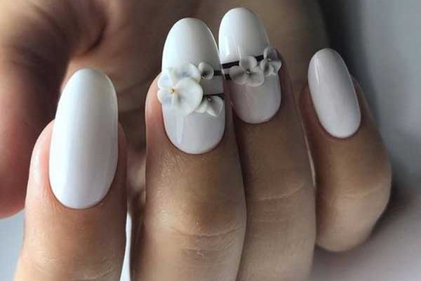 Delicate manicure 2019-2020: photos of beautiful designs, new items