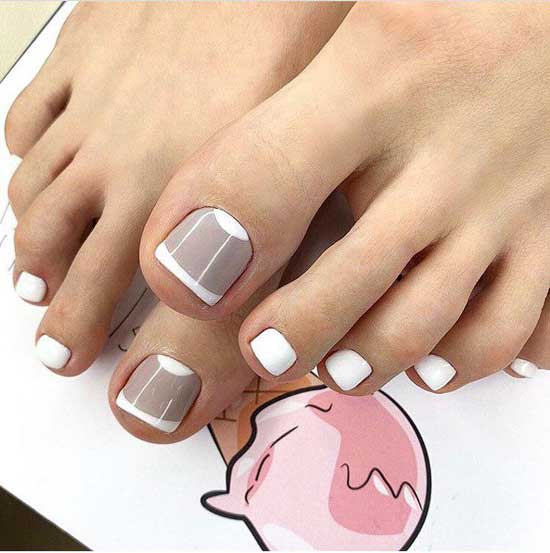 French pedicure with colored half-spoon