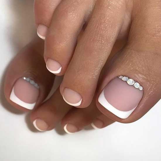 Fashionable pedicure 2019-2020