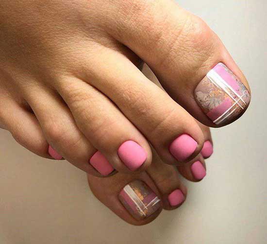 Thumb-patterned pedicure