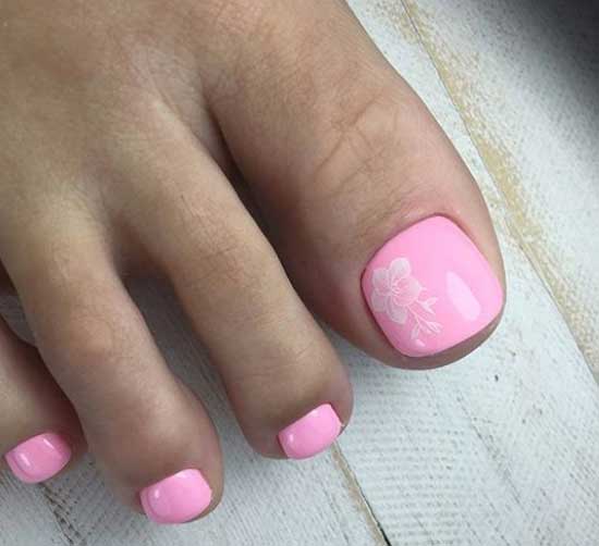 Pink pedicure with white pattern