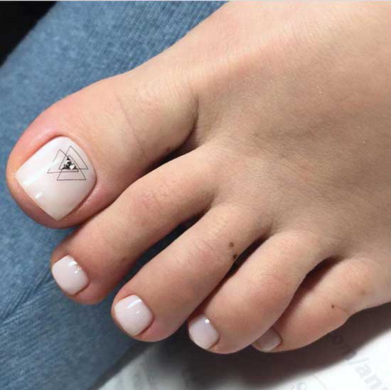 Minimalist patterned pedicure