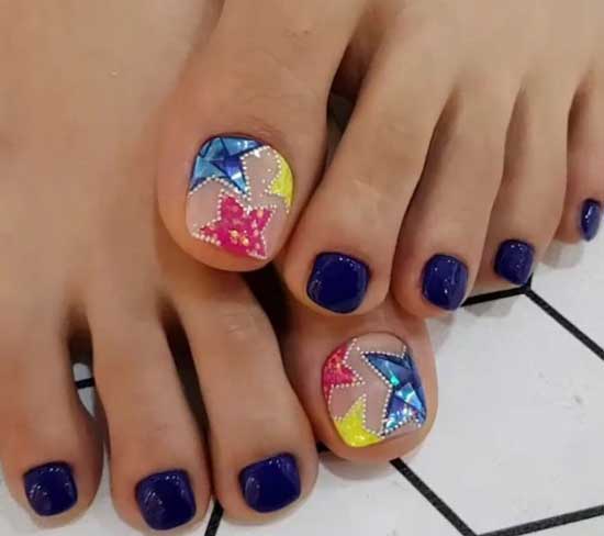 Bright pedicure with stars