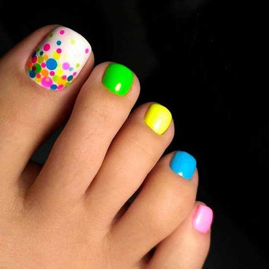 Neon pedicure in different shades