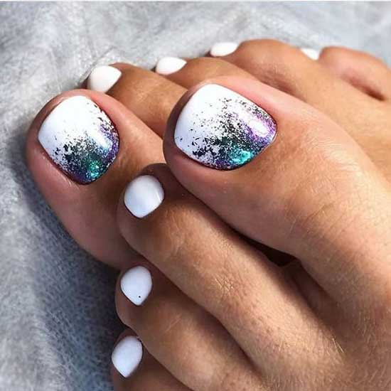 White glitter pedicure 2019-2020