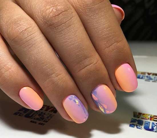 Coral manicure with broken glass effect