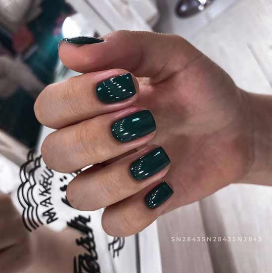 Classic dark green manicure